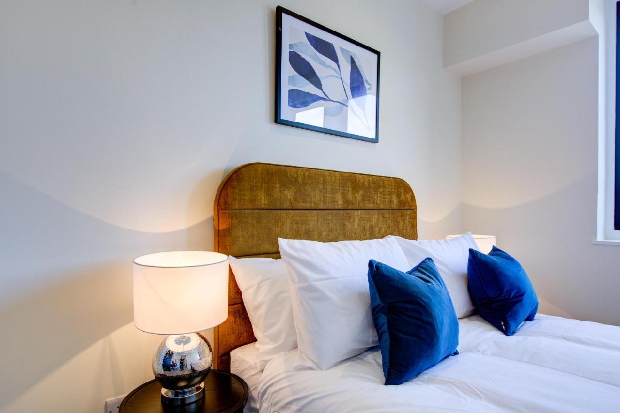 Hybrid Resi - London, Sutton With Onsite Car Parking Apartment Cheam Exterior photo