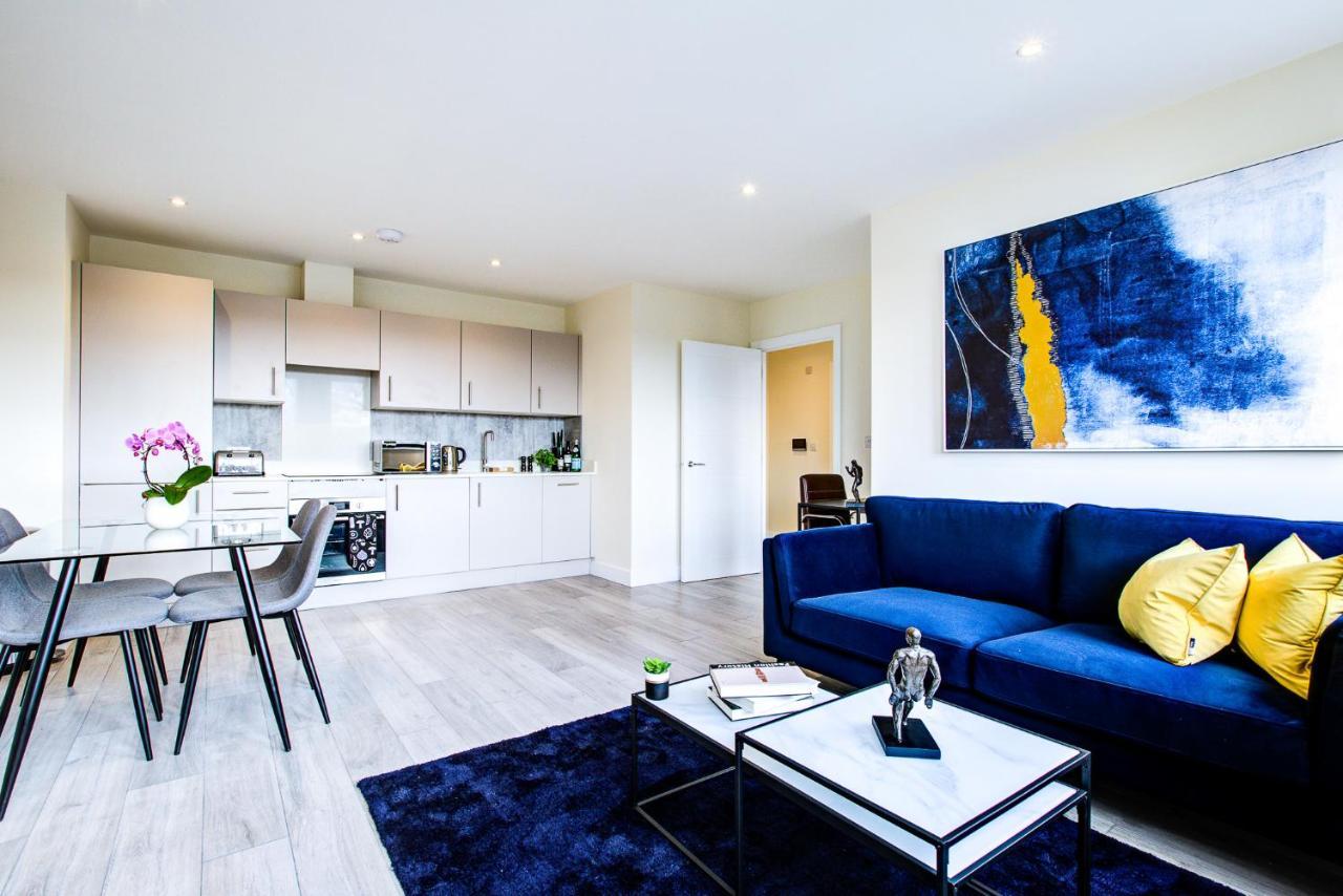 Hybrid Resi - London, Sutton With Onsite Car Parking Apartment Cheam Exterior photo