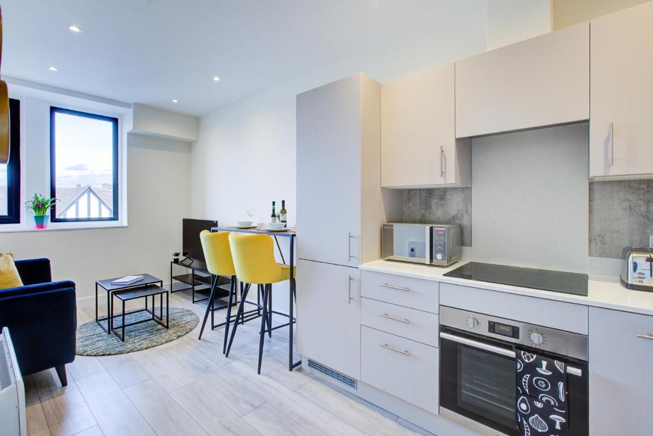 Hybrid Resi - London, Sutton With Onsite Car Parking Apartment Cheam Exterior photo