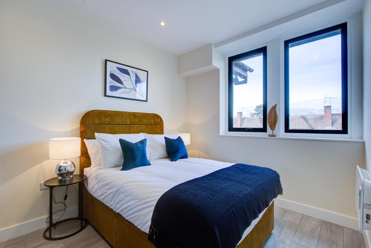 Hybrid Resi - London, Sutton With Onsite Car Parking Apartment Cheam Exterior photo
